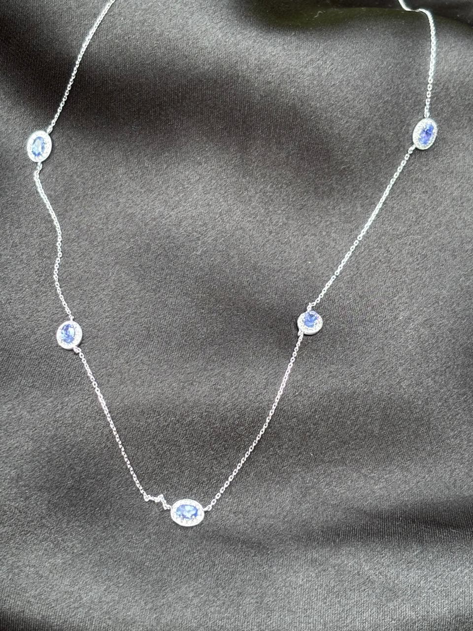 Colar tanzanitas e diamantes