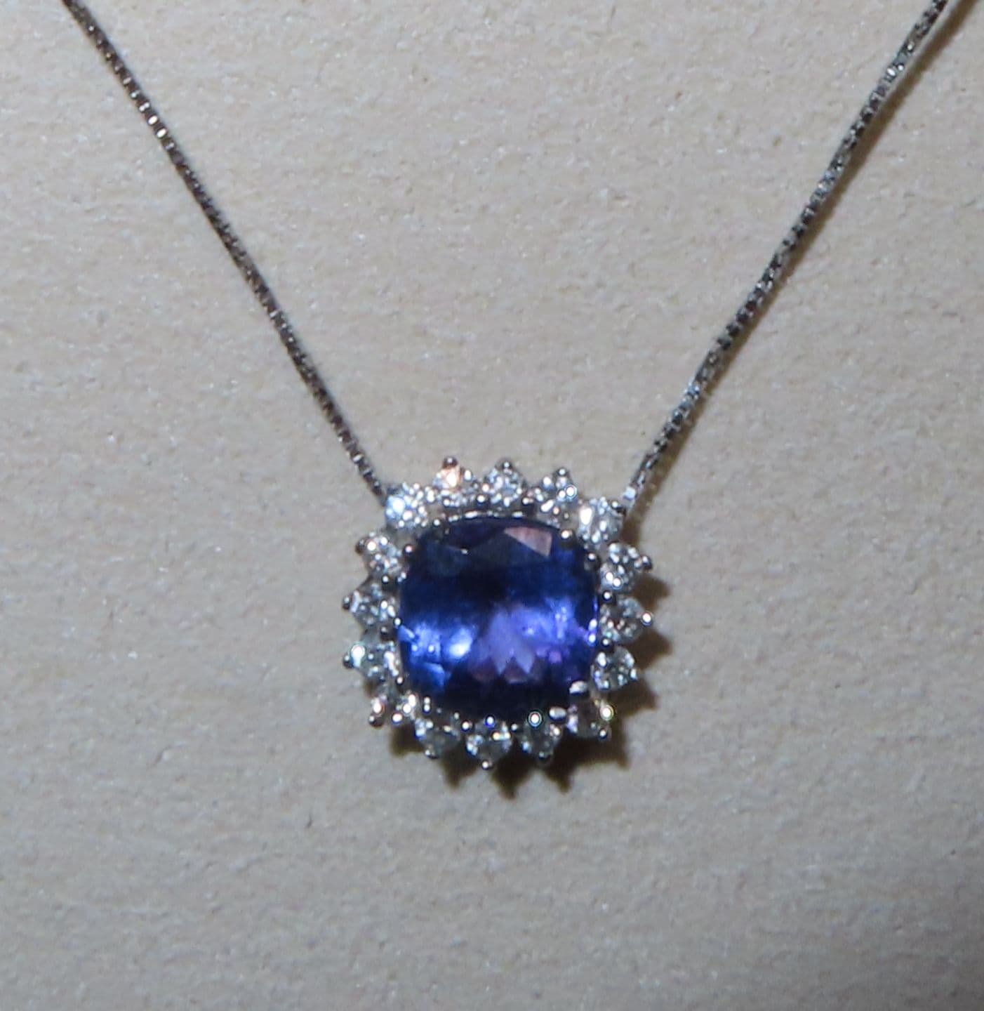 Colar tanzanita com diamantes