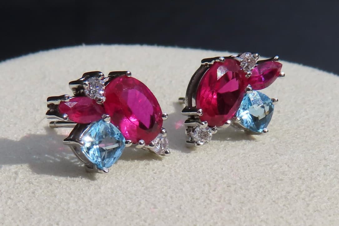 Brinco com Rubis, Diamantes e Topázios Azul Sky
