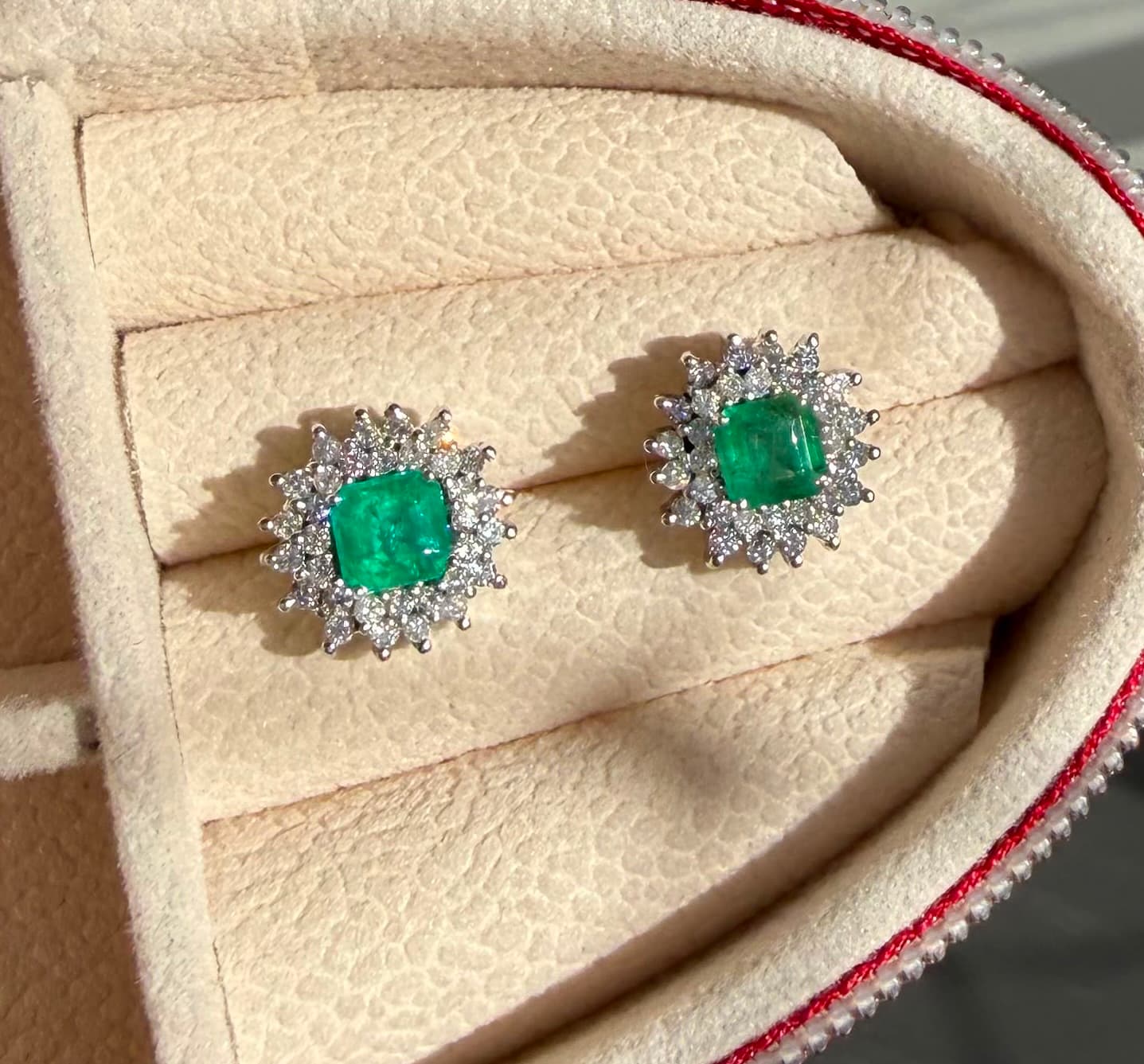 Brinco com Esmeralda e Diamantes