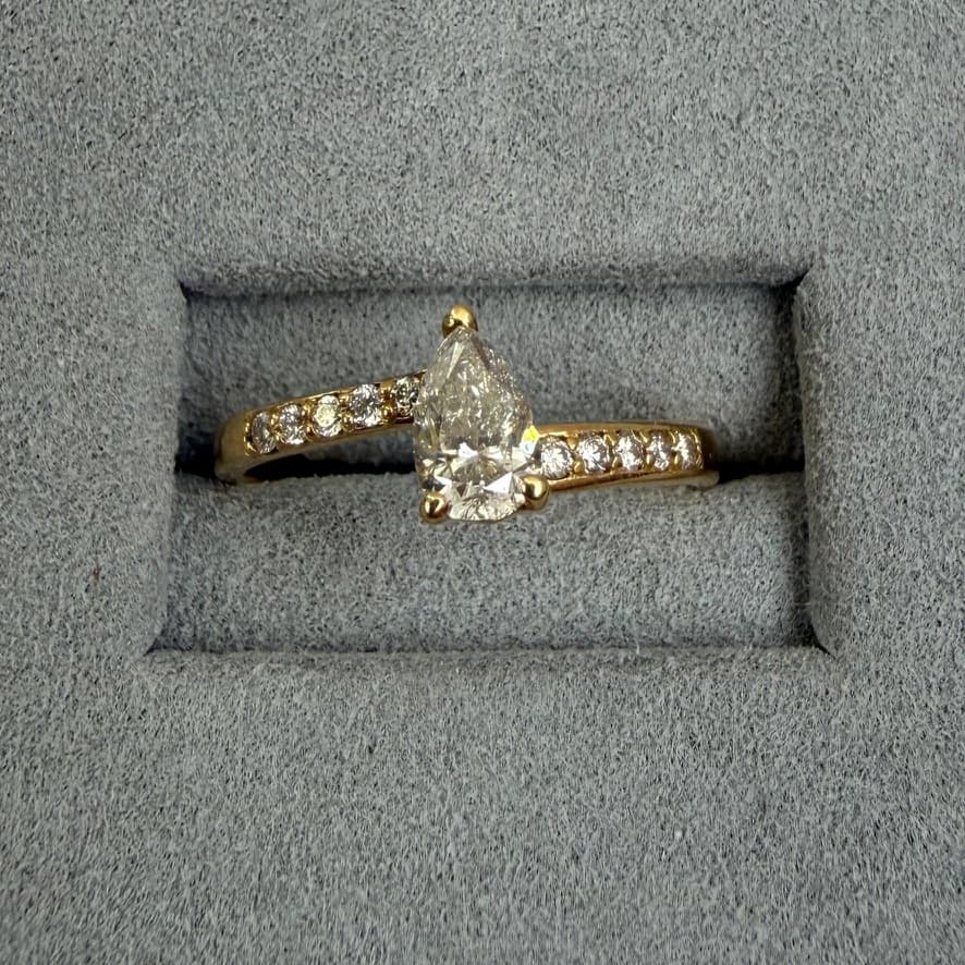 Anel Gota com Diamantes